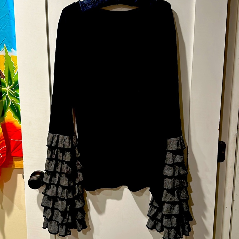 Cowgirl couture size M/L Moo country top